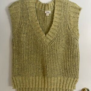 A.n.a. Light Green Short Sleeve Sweater in size Small